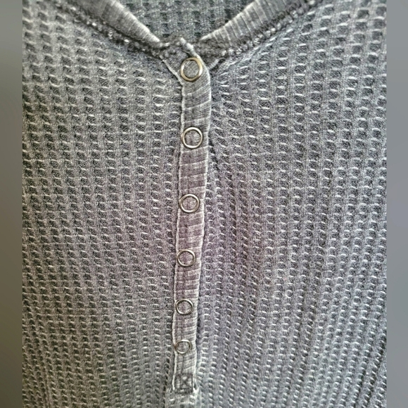 Seven7 Premium High Low Blue Gray Button Down Waffle Knit Henleys Size Large - Picture 4 of 16